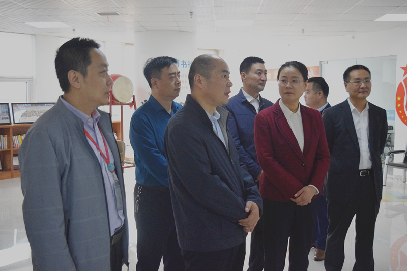 熱烈歡迎河南省委統(tǒng)戰(zhàn)部副部長梁險峰一行蒞臨安陽青峰網(wǎng)絡(luò)調(diào)研社會階層工作！